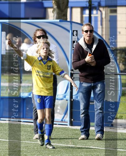 Blaricum 19 september 2009
Marco gaat samen met zijn zoon Luca naar het voetballen en leeft ontzettend mee met hem tijdens de wedstrijd. Luca scoort 3 doelpunten.
Peter Smulders bv