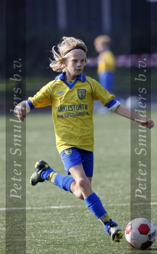 Blaricum 19 september 2009
Marco gaat samen met zijn zoon Luca naar het voetballen en leeft ontzettend mee met hem tijdens de wedstrijd. Luca scoort 3 doelpunten.
Peter Smulders bv