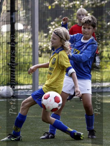 Blaricum 19 september 2009
Marco gaat samen met zijn zoon Luca naar het voetballen en leeft ontzettend mee met hem tijdens de wedstrijd. Luca scoort 3 doelpunten.
Peter Smulders bv