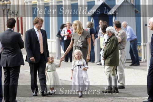 Apeldoorn 20 september 2009
Doop Pieter v Vollenhoven, zoon van Prins Pieter Christiaan en prinses Anita op paleis het Loo. Ook zijn zus Emma is aanwezig. Prinses Mabel Wisse Smit met Prins Friso en hun kinderen Luana en Zaria
Peter Smulders bv