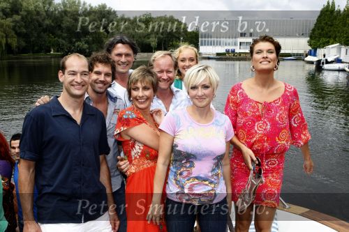 Amsterdam 11 augustus 2009
Presentatie cast mama Mia bij strand zuid met oa Lone v Roosendaal Bas Westerweel John Vooijgd en Anouk v Nes.
Peter Smulders bv