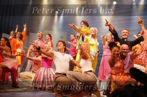 Amsterdam 14 september 2009
Premiere Mamma Mia in Carre. cast
Peter Smulders bv