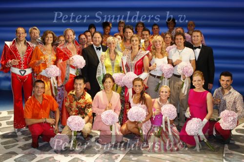 Amsterdam 14 september 2009
Premiere Mamma Mia in Carre. cast
Peter Smulders bv
