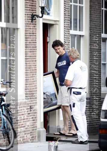 Monnickendam 21 augustus 2009
Marc Klein Essink  bij zijn nieuwe huis. De verhuiswagen staat voor de deur.
Peter Smulders bv