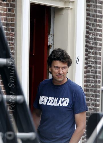 Monnickendam 21 augustus 2009
Marc Klein Essink  bij zijn nieuwe huis. De verhuiswagen staat voor de deur.
Peter Smulders bv