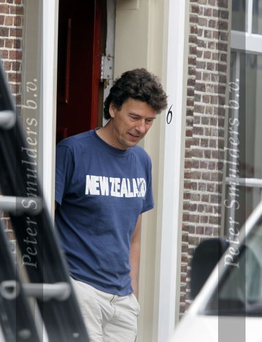 Monnickendam 21 augustus 2009
Marc Klein Essink  bij zijn nieuwe huis. De verhuiswagen staat voor de deur.
Peter Smulders bv