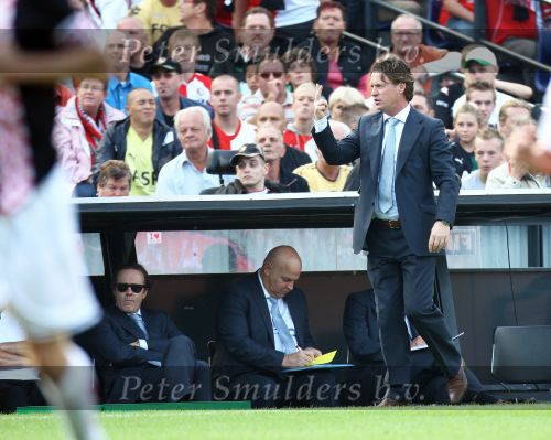 Rotterdam, 20 September 2009
Kompetitiewedstrijd Feyenoord-PSV, eindstand 1-3 Seizoen 2009/2010
Marion Been en zijn tecnische staf Leon Vlemmings en Bas v Noordwijk