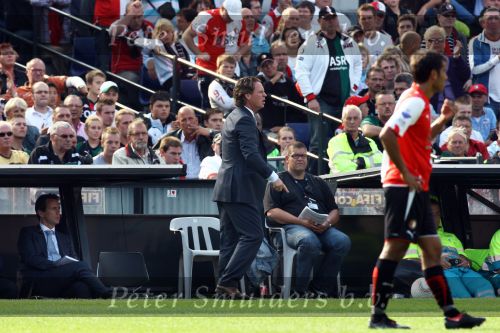 Rotterdam, 20 September 2009
Kompetitiewedstrijd Feyenoord-PSV, eindstand 1-3 Seizoen 2009/2010
Marion Been en zijn tecnische staf Leon Vlemmings en Bas v Noordwijk