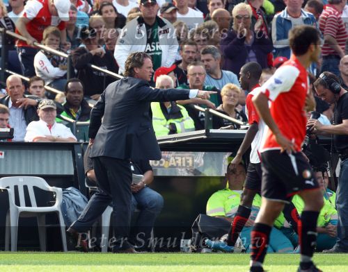 Rotterdam, 20 September 2009
Kompetitiewedstrijd Feyenoord-PSV, eindstand 1-3 Seizoen 2009/2010
Marion Been en zijn tecnische staf Leon Vlemmings en Bas v Noordwijk