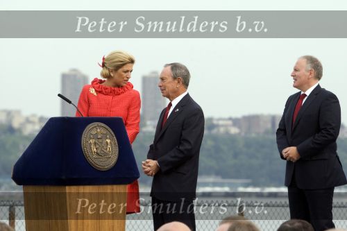 New York 8 september 2009
Prins Willem Alexander Prinses Maxima Michael Bloomberg (Burgemeester NY) en Hillary Clinton op vliegdekschip Intrepid. Welkomst ceremonieel van NYC 400.
Peter Smulders bv