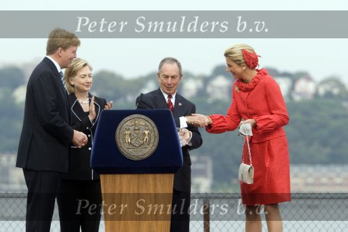 New York 8 september 2009
Prins Willem Alexander Prinses Maxima Michael Bloomberg (Burgemeester NY) en Hillary Clinton op vliegdekschip Intrepid. Welkomst ceremonieel van NYC 400.
Peter Smulders bv
