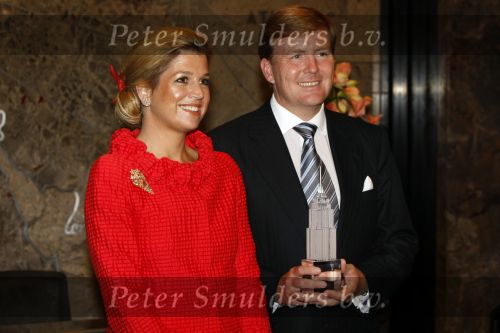 New York 8 september 2009
Prinses Maxima en Prins Willem Alexander in empire state building . Met een druk op de knop kleurde de empire state building oranje.
Peter Smulders bv