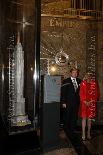 New York 8 september 2009
Prinses Maxima en Prins Willem Alexander in empire state building . Met een druk op de knop kleurde de empire state building oranje.
Peter Smulders bv