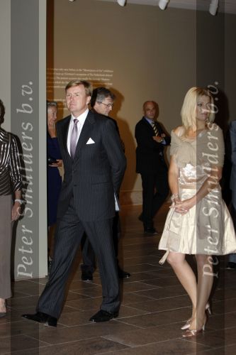 New York 10 september 2009
Prins Willem Alexander en Prinses Maxima bezoeken het metropolitan museum om het schilderij het melkmeisje van Vermeer te bekijken.
Peter Smulders bv