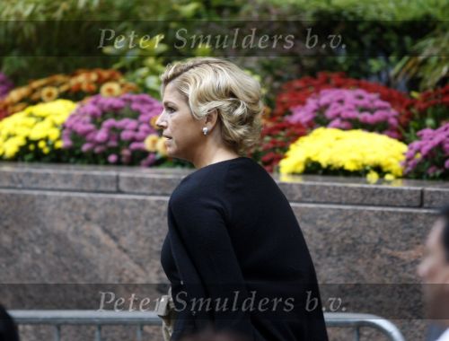 New York 11 september 2009
Herdenkingsdienst 911 naast het worldtradecenter in zucotti park. Nabestaanden van mensen die omgekomen zijn herdenken daar de omgekomen mensen.. Prinses Maxima en Prins Willem Alexander zijn erbij aanwezig
Peter Smulders bv