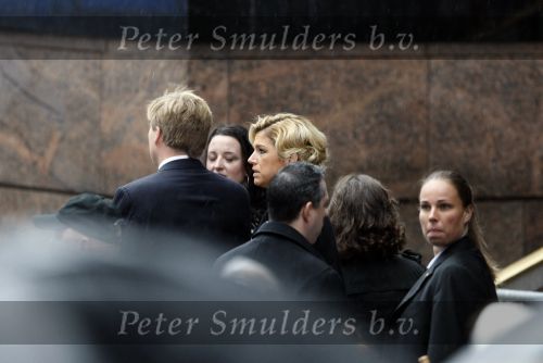 New York 11 september 2009
Herdenkingsdienst 911 naast het worldtradecenter in zucotti park. Nabestaanden van mensen die omgekomen zijn herdenken daar de omgekomen mensen.. Prinses Maxima en Prins Willem Alexander zijn erbij aanwezig
Peter Smulders bv
