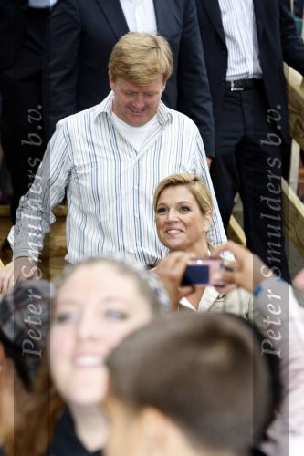 New York 12 september 2009
Armin van Buuren draait op Governor\'s island voor Prins Willem Alexander en prinses Maxima.
Peter Smulders bv