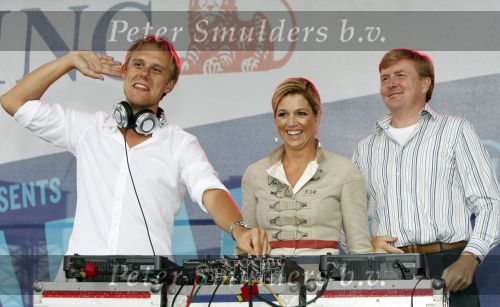 New York 12 september 2009
Armin van Buuren draait op Governor\'s island voor Prins Willem Alexander en prinses Maxima.
Peter Smulders bv