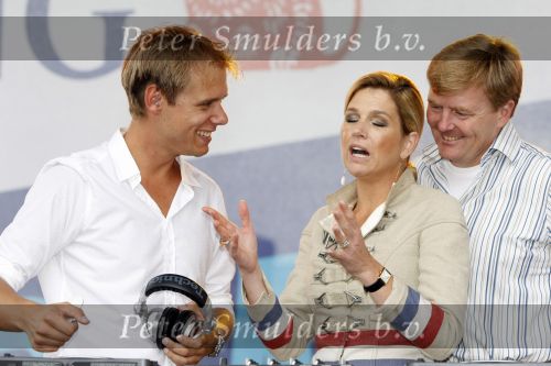 New York 12 september 2009
Armin van Buuren draait op Governor\'s island voor Prins Willem Alexander en prinses Maxima.
Peter Smulders bv