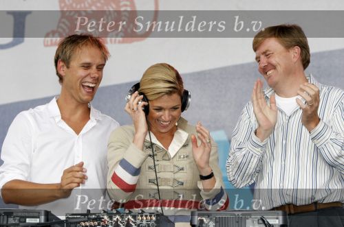 New York 12 september 2009
Armin van Buuren draait op Governor\'s island voor Prins Willem Alexander en prinses Maxima.
Peter Smulders bv