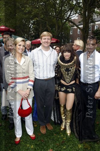 New York 12 september 2009
Prins Willem Alexander en prinses Maxima in New York voor NYC 400.
Vandaag bezochten ze Governors Island en de parade. Ellen ten Damme
Peter Smulders bv
