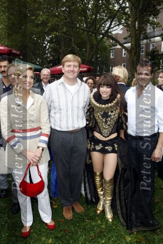 New York 12 september 2009
Prins Willem Alexander en prinses Maxima in New York voor NYC 400.
Vandaag bezochten ze Governors Island en de parade. Ellen ten Damme
Peter Smulders bv
