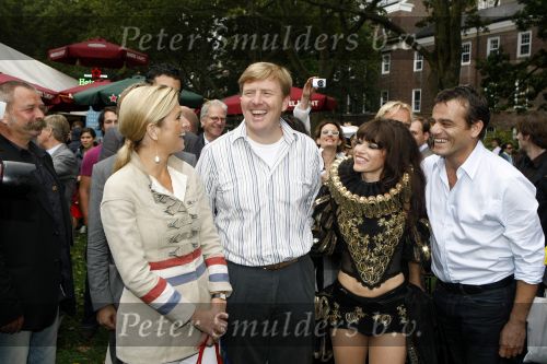 New York 12 september 2009
Prins Willem Alexander en prinses Maxima in New York voor NYC 400.
Vandaag bezochten ze Governors Island en de parade. Ellen ten Damme
Peter Smulders bv