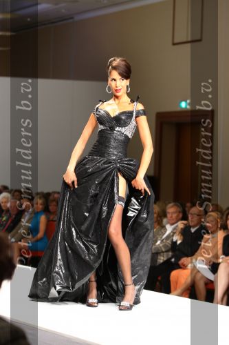 Amsterdam, 30 Augustus 2009
Modeshow Paul Schulten waar ook Christina Curry, de dochter van Adam en Patricia Paay als mannequin liep.

Peter Smulders BV