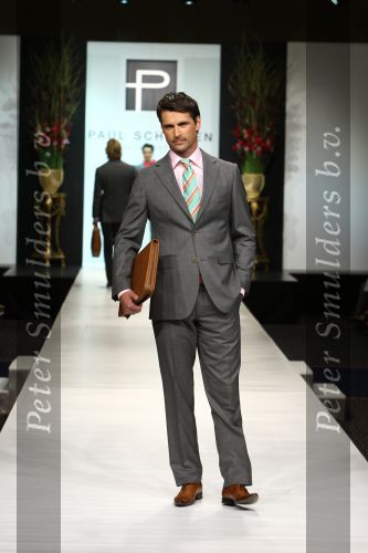 Amsterdam, 30 Augustus 2009
Modeshow Paul Schulten in het Okura Hotel met o.a. Christina Curry
Patricia Paay en Adam Curry

Foto Peter Smulders BV