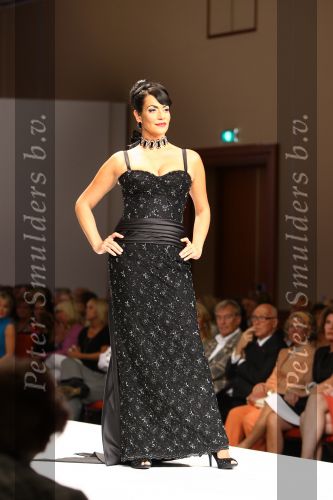 Amsterdam, 30 Augustus 2009
Modeshow Paul Schulten in het Okura Hotel met o.a. Christina Curry
Patricia Paay en Adam Curry

Foto Peter Smulders BV
