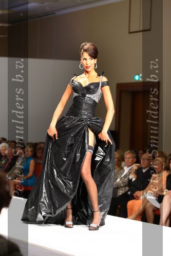 Amsterdam, 30 Augustus 2009
Modeshow Paul Schulten in het Okura Hotel met o.a. Christina Curry
Patricia Paay en Adam Curry

Foto Peter Smulders BV