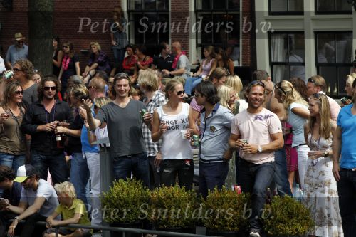 Amsterdam 1 augustus 2009
Gay pride op de amsterdamse grachten. Nicolette Kluijver met haar nieuwe vriend
Peter Smulders bv