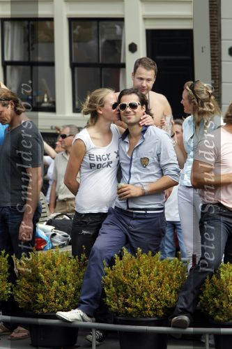 Amsterdam 1 augustus 2009
Gay pride op de amsterdamse grachten. Nicolette Kluijver met haar nieuwe vriend
Peter Smulders bv