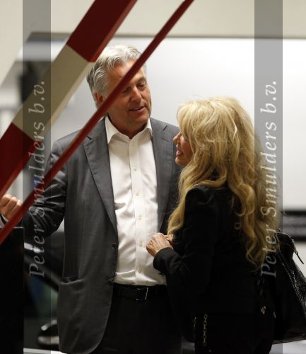 Amsterdam 2 augustus 2009
Patricia Paay en haar nieuwe vriend Hans ter Vat aan het eten bij dynasty en daarna in parkeergarage en bij hotel.
Peter Smulders bv