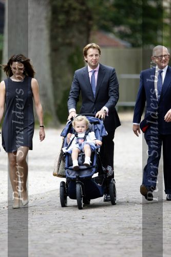 Apeldoorn 20 september 2009
Doop Pieter v Vollenhoven, zoon van Prins Pieter Christiaan en prinses Anita op paleis het Loo. Ook zijn zus Emma is aanwezig. Pieter v Vollenhoven Prins Floris Prinses Aimee en hun dochter Magali
Peter Smulders bv