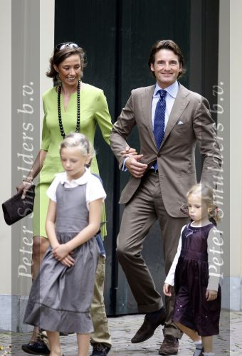 Apeldoorn 20 september 2009
Doop Pieter v Vollenhoven, zoon van Prins Pieter Christiaan en prinses Anita op paleis het Loo. Ook zijn zus Emma is aanwezig. Prina Maurits Prinses marilene Anna Lucas Felicia Prins Bernhard Jr Prinses Annette Isabella Sam Benjamin en Prinses Margriet
Peter Smulders bv