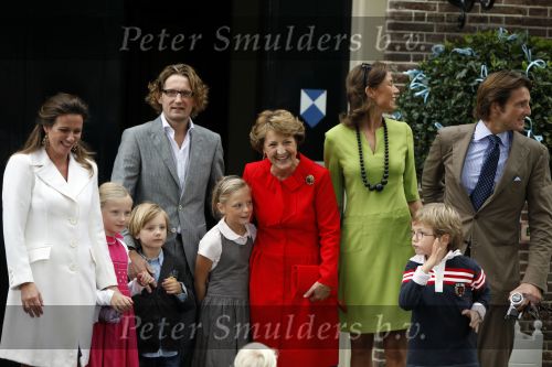 Apeldoorn 20 september 2009
Doop Pieter v Vollenhoven, zoon van Prins Pieter Christiaan en prinses Anita op paleis het Loo. Ook zijn zus Emma is aanwezig. Prina Maurits Prinses marilene Anna Lucas Felicia Prins Bernhard Jr Prinses Annette Isabella Sam Benjamin en Prinses Margriet
Peter Smulders bv
