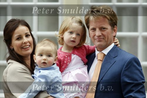 Apeldoorn 20 september 2009
Doop Pieter v Vollenhoven, zoon van Prins Pieter Christiaan en prinses Anita op paleis het Loo. Ook zijn zus Emma is aanwezig.
Peter Smulders bv