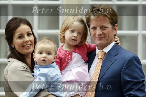 Apeldoorn 20 september 2009
Doop Pieter v Vollenhoven, zoon van Prins Pieter Christiaan en prinses Anita op paleis het Loo. Ook zijn zus Emma is aanwezig.
Peter Smulders bv