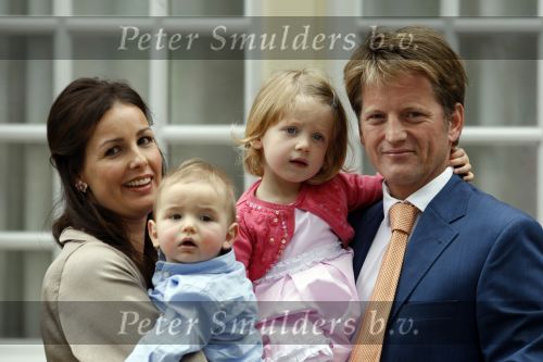 Apeldoorn 20 september 2009
Doop Pieter v Vollenhoven, zoon van Prins Pieter Christiaan en prinses Anita op paleis het Loo. Ook zijn zus Emma is aanwezig.
Peter Smulders bv