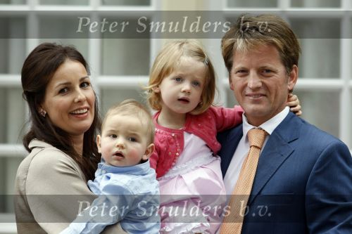 Apeldoorn 20 september 2009
Doop Pieter v Vollenhoven, zoon van Prins Pieter Christiaan en prinses Anita op paleis het Loo. Ook zijn zus Emma is aanwezig.
Peter Smulders bv