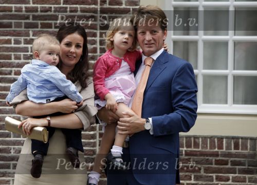 Apeldoorn 20 september 2009
Doop Pieter v Vollenhoven, zoon van Prins Pieter Christiaan en prinses Anita op paleis het Loo. Ook zijn zus Emma is aanwezig.
Peter Smulders bv