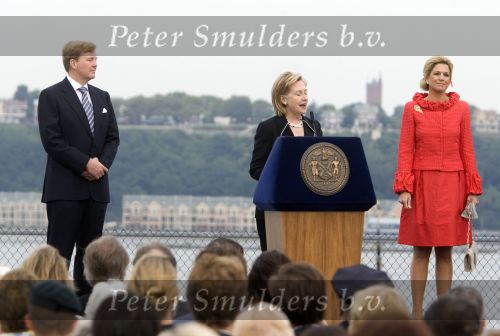 New York 8 september 2009
Prins Willem Alexander Prinses Maxima Michael Bloomberg (Burgemeester NY) en Hillary Clinton op vliegdekschip Intrepid. Welkomst ceremonieel van NYC 400.
Peter Smulders bv