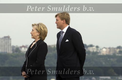New York 8 september 2009
Prins Willem Alexander Prinses Maxima Michael Bloomberg (Burgemeester NY) en Hillary Clinton op vliegdekschip Intrepid. Welkomst ceremonieel van NYC 400.
Peter Smulders bv