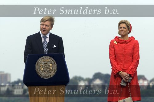 New York 8 september 2009
Prins Willem Alexander Prinses Maxima Michael Bloomberg (Burgemeester NY) en Hillary Clinton op vliegdekschip Intrepid. Welkomst ceremonieel van NYC 400.
Peter Smulders bv