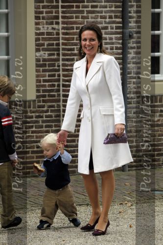 Apeldoorn 20 september 2009
Doop Pieter v Vollenhoven, zoon van Prins Pieter Christiaan en prinses Anita op paleis het Loo. Ook zijn zus Emma is aanwezig. Prina Maurits Prinses marilene Anna Lucas Felicia Prins Bernhard Jr Prinses Annette Isabella Sam Benjamin en Prinses Margriet
Peter Smulders bv