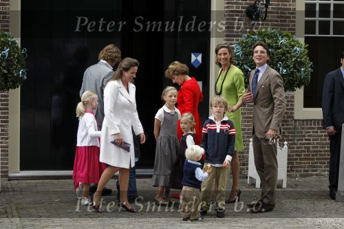 Apeldoorn 20 september 2009
Doop Pieter v Vollenhoven, zoon van Prins Pieter Christiaan en prinses Anita op paleis het Loo. Ook zijn zus Emma is aanwezig. Prina Maurits Prinses marilene Anna Lucas Felicia Prins Bernhard Jr Prinses Annette Isabella Sam Benjamin en Prinses Margriet
Peter Smulders bv