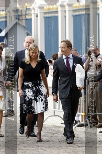 Apeldoorn 20 september 2009
Doop Pieter v Vollenhoven, zoon van Prins Pieter Christiaan en prinses Anita op paleis het Loo. Ook zijn zus Emma is aanwezig. Prinses Margarita met man Tjalling ten Cate en dochter Julia, Prins Jaime Prinses Carolina en Prinses Carlos met zijn verloofde Annemarie Gualtherie v Weezel
Peter Smulders bv