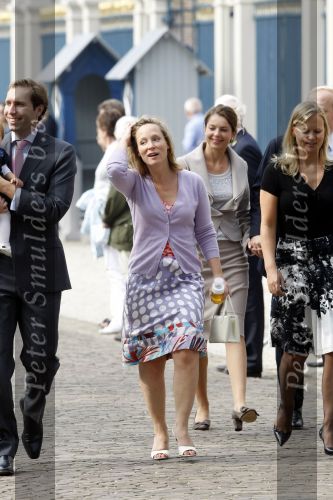 Apeldoorn 20 september 2009
Doop Pieter v Vollenhoven, zoon van Prins Pieter Christiaan en prinses Anita op paleis het Loo. Ook zijn zus Emma is aanwezig. Prinses Margarita met man Tjalling ten Cate en dochter Julia, Prins Jaime Prinses Carolina en Prinses Carlos met zijn verloofde Annemarie Gualtherie v Weezel
Peter Smulders bv