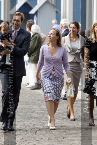 Apeldoorn 20 september 2009
Doop Pieter v Vollenhoven, zoon van Prins Pieter Christiaan en prinses Anita op paleis het Loo. Ook zijn zus Emma is aanwezig. Prinses Margarita met man Tjalling ten Cate en dochter Julia, Prins Jaime Prinses Carolina en Prinses Carlos met zijn verloofde Annemarie Gualtherie v Weezel
Peter Smulders bv